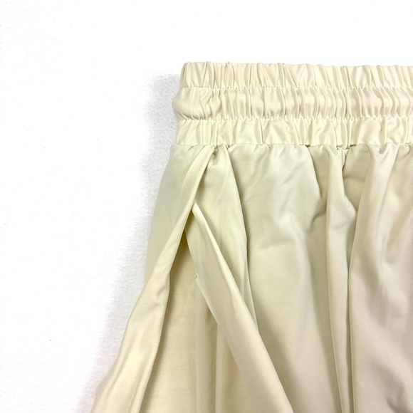 Stradivarius Flippy Lined Mini Drawstring Women's Cream Shorts Skorts Size M - Picture 4 of 15